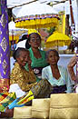procession à bali en indonésie