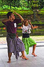 à bali en indonésie, danses barong et legong à Ubud