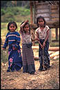 enfant de l'ethnie Soy au Laos