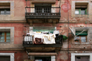 les dessous d'une pince à linge en espagne à barcelone par Laurence Lemaire Photo Journaliste
