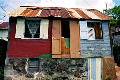 maison de la banlieue de Roseau, capitale de l'île de La Dominique
