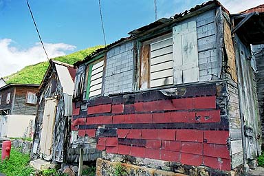 maison de la Banlieue de Roseau, capitale de La Dominique dans les Antilles. 