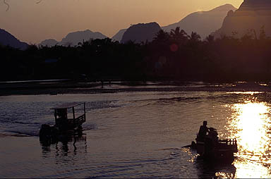 la rivière Nam Ngum au Laos
